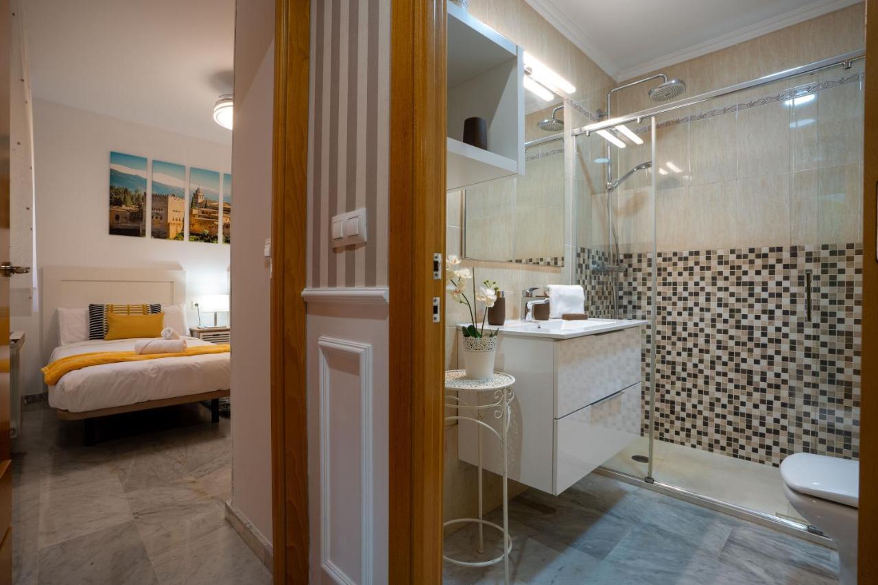 Reina Aixa- Apartamento Centro Granada Exteriör bild